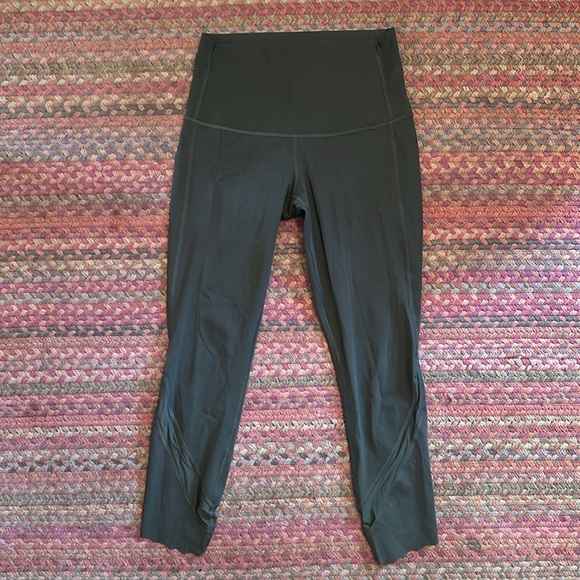 LULULEMON WUNDER UNDER ARMY GREEN HIGH RISE CROP SCALLOP LEGGINGS - Picture 1 of 8